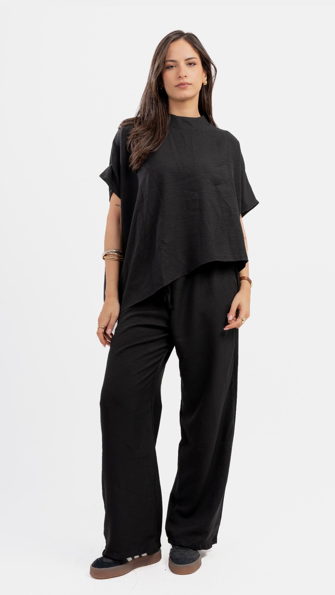 Asymmetrical set
