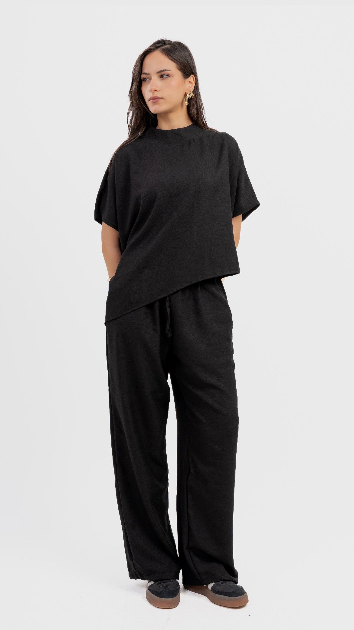 Asymmetrical set