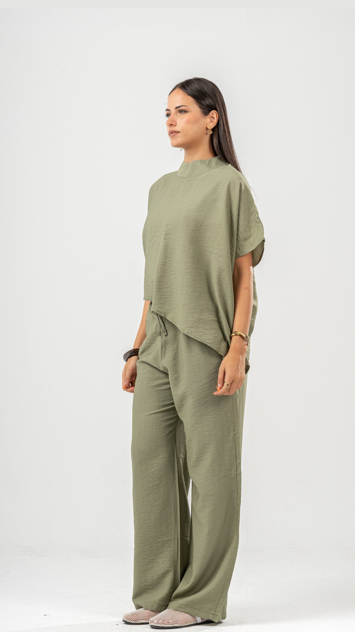 Asymmetrical set
