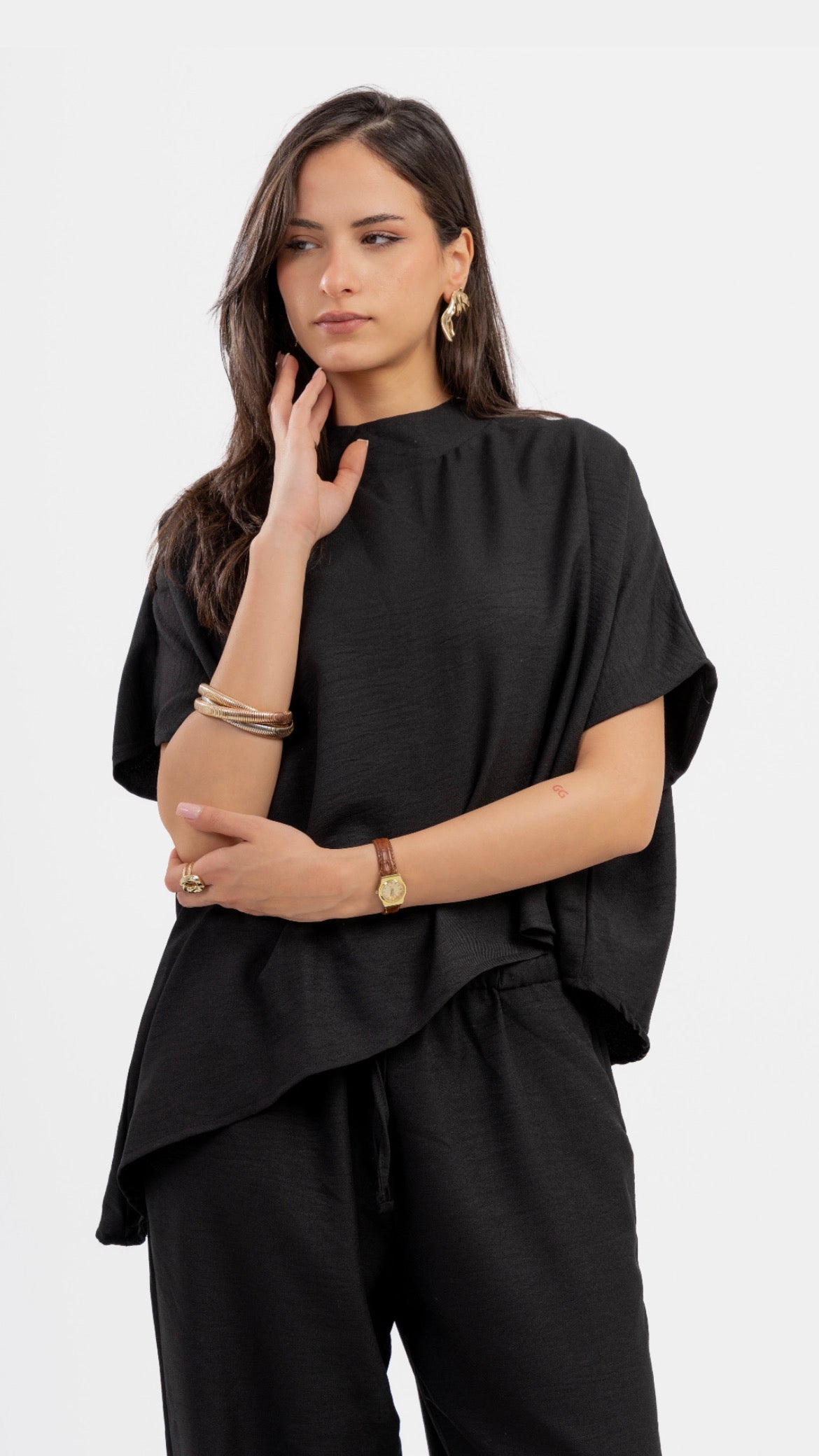 Asymmetrical set