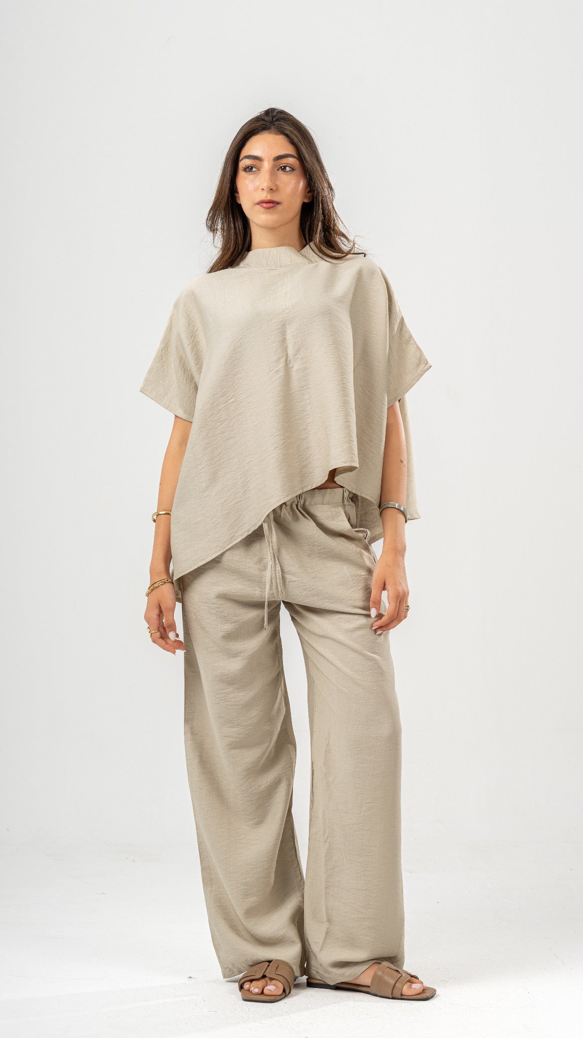 Asymmetrical set