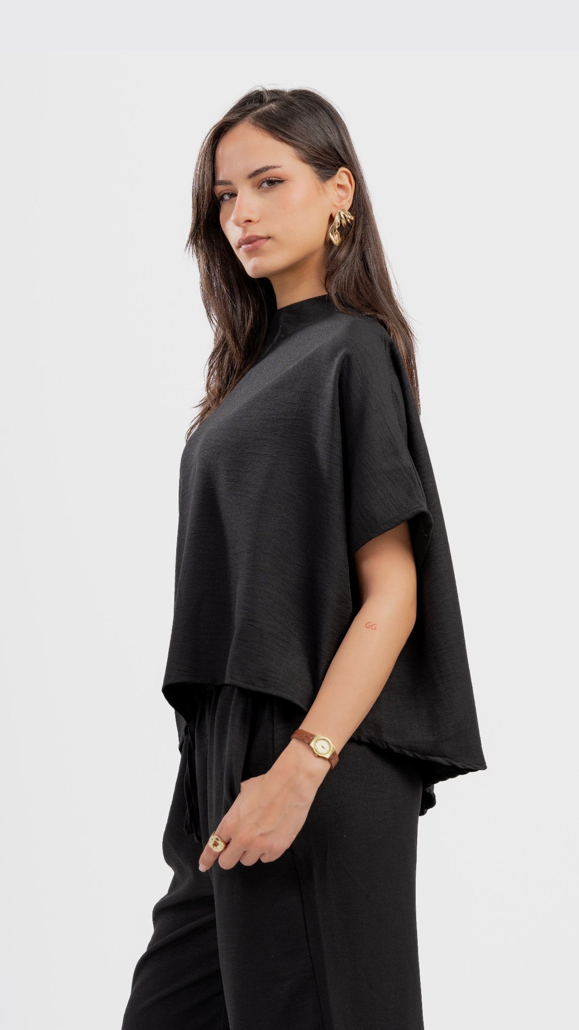 Asymmetrical set